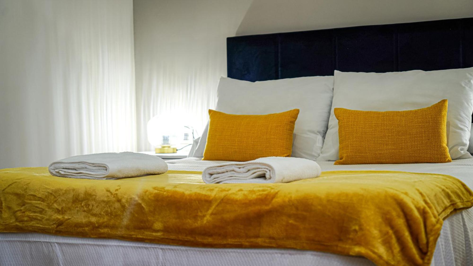 Apartamentos Puente Romano Suites Merida Exterior foto